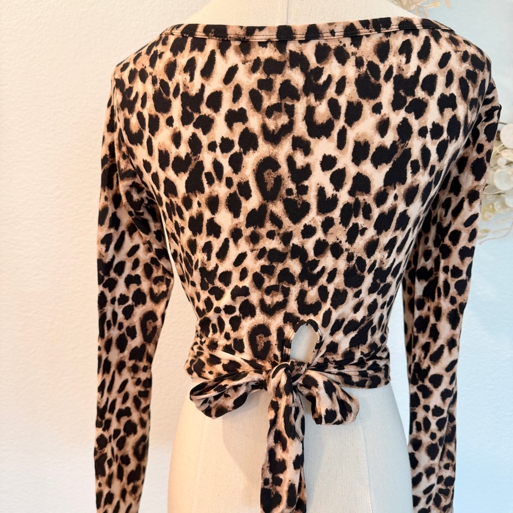 🐆 Victoria’s Secret Heavenly Modal Leopard Print Tie-Back Long Sleeve Crop Top - Picture 6 of 13